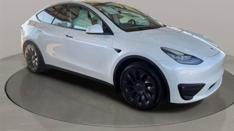 TESLA MODEL Y 2021 5YJYGDEE4MF124063 image